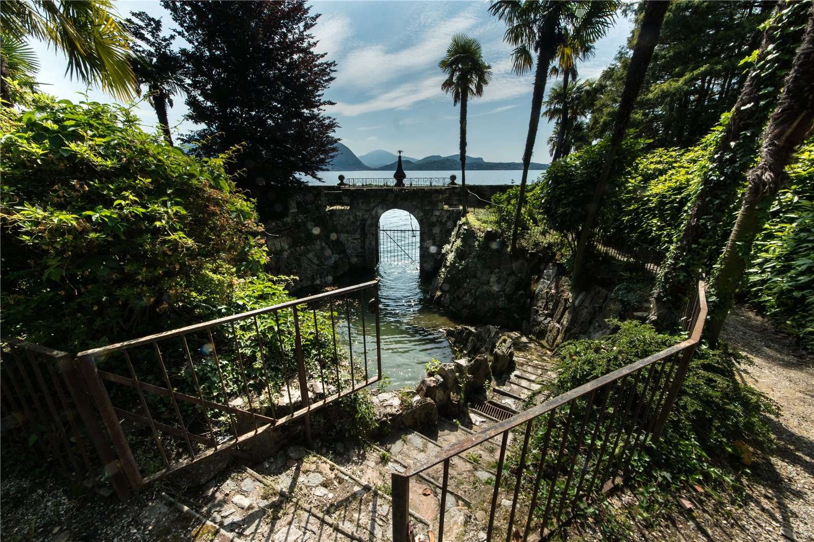 Francis YorkVilla L'Eremitaggio: Historic Villa On Lake Maggiore 11.jpg