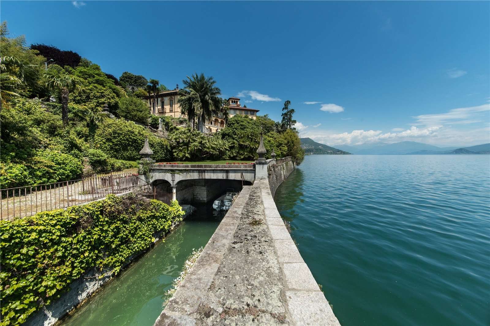 Francis YorkVilla L'Eremitaggio: Historic Villa On Lake Maggiore 14.jpg
