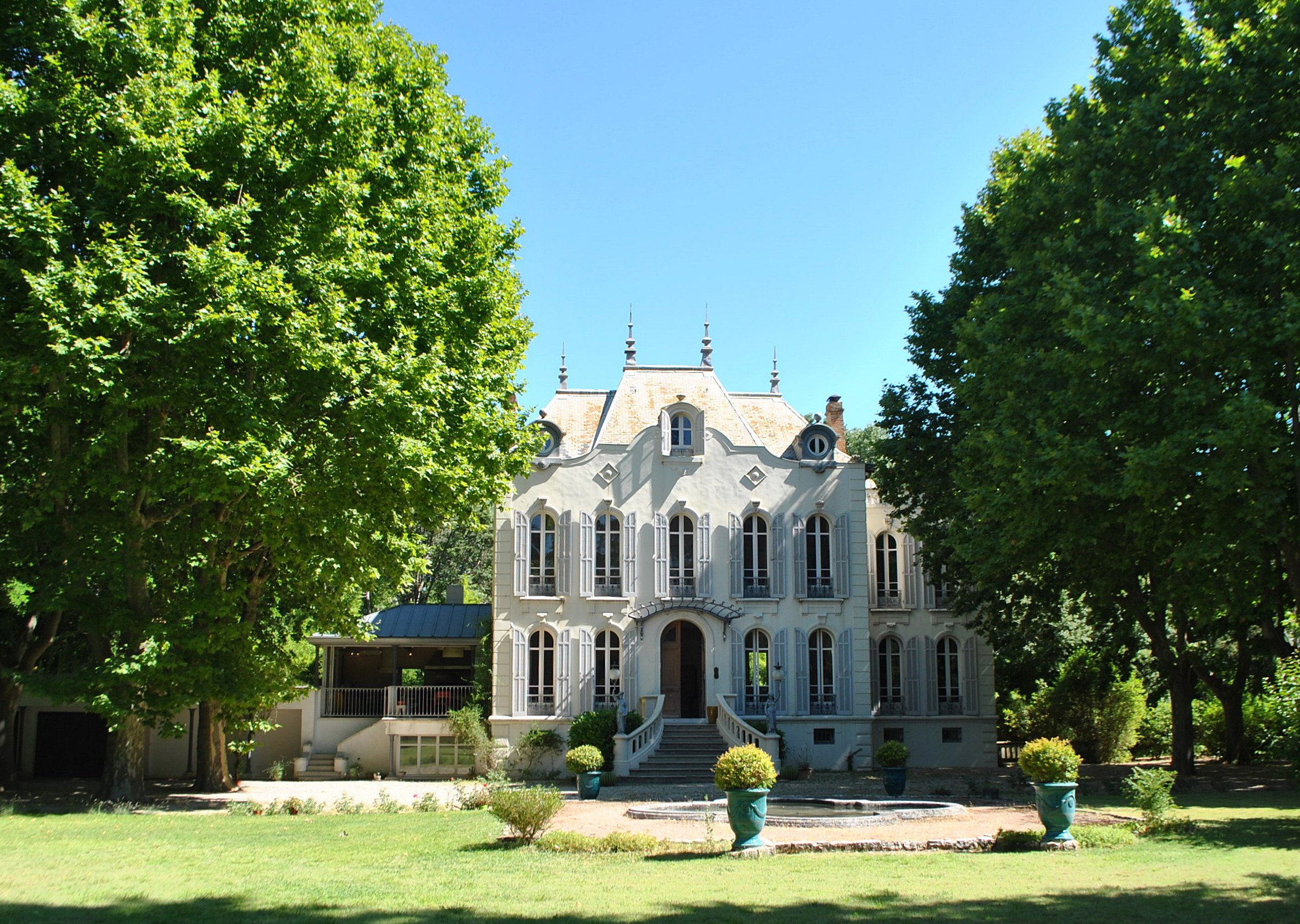 Francis York 19th Century Country Manor For Sale Near Aix-en-Provence 13.jpg