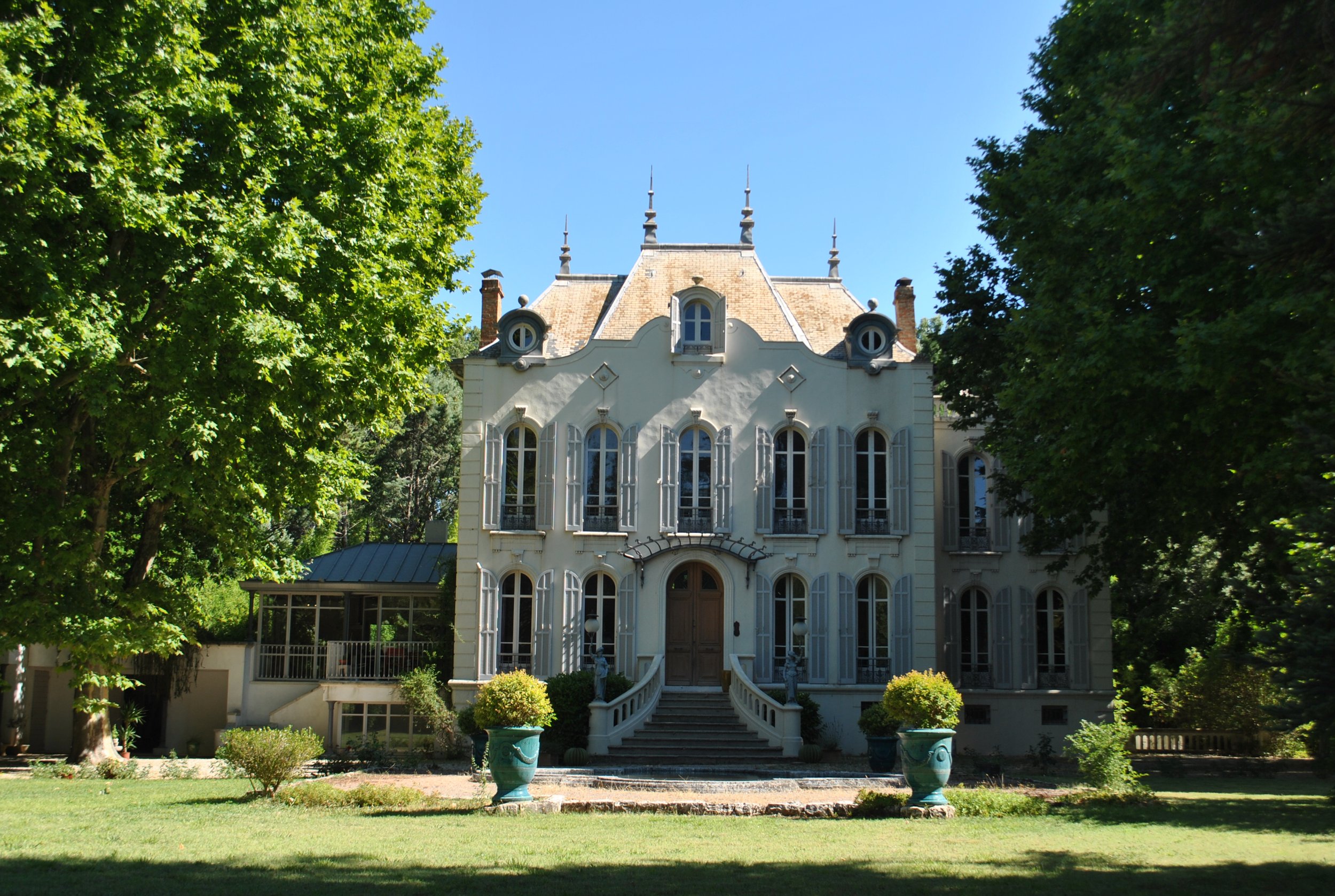 Francis York 19th Century Country Manor For Sale Near Aix-en-Provence 5.JPG