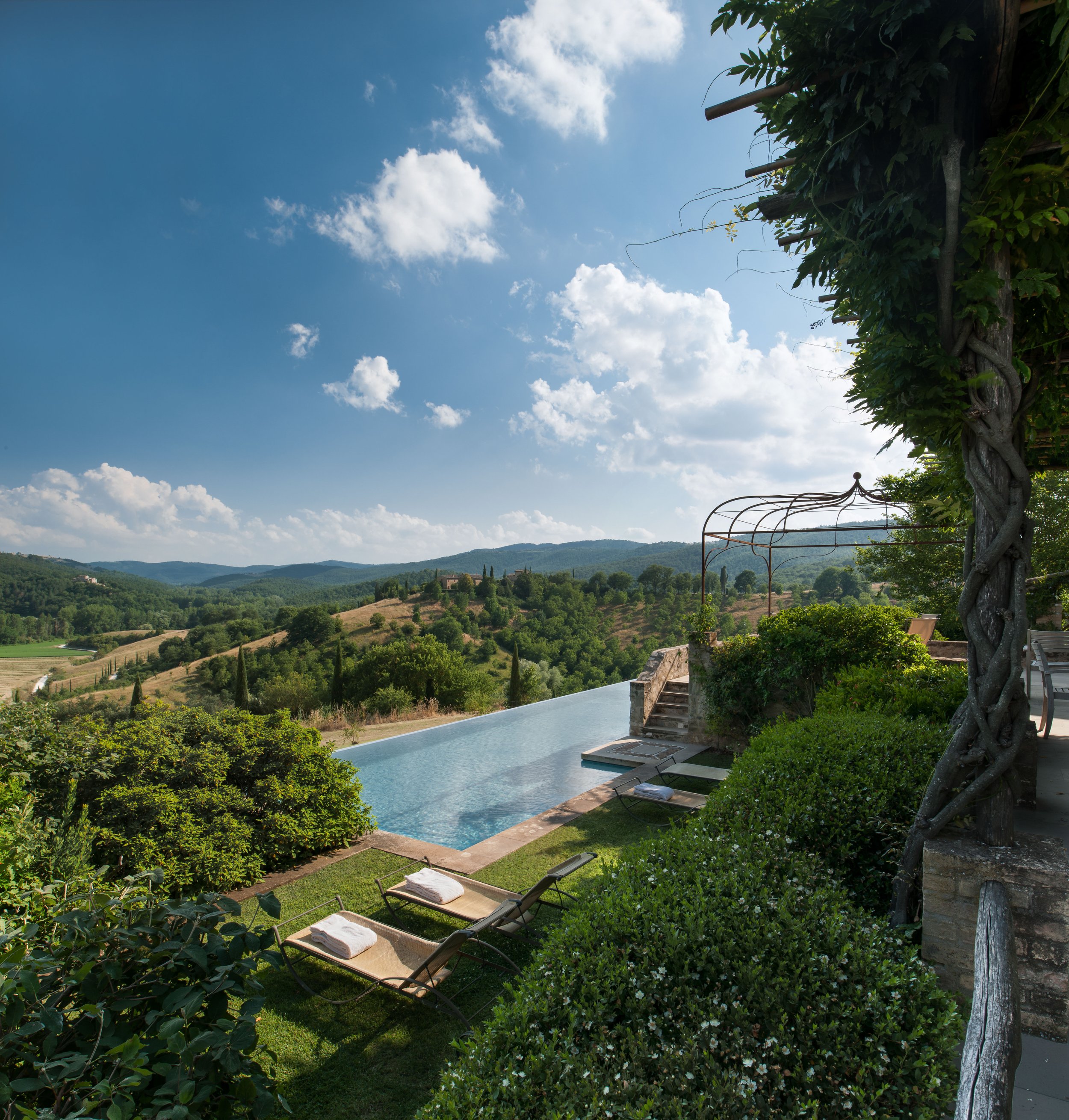 Francis York Exclusive Luxury Villa Rental in Umbria, Italy 38.jpg