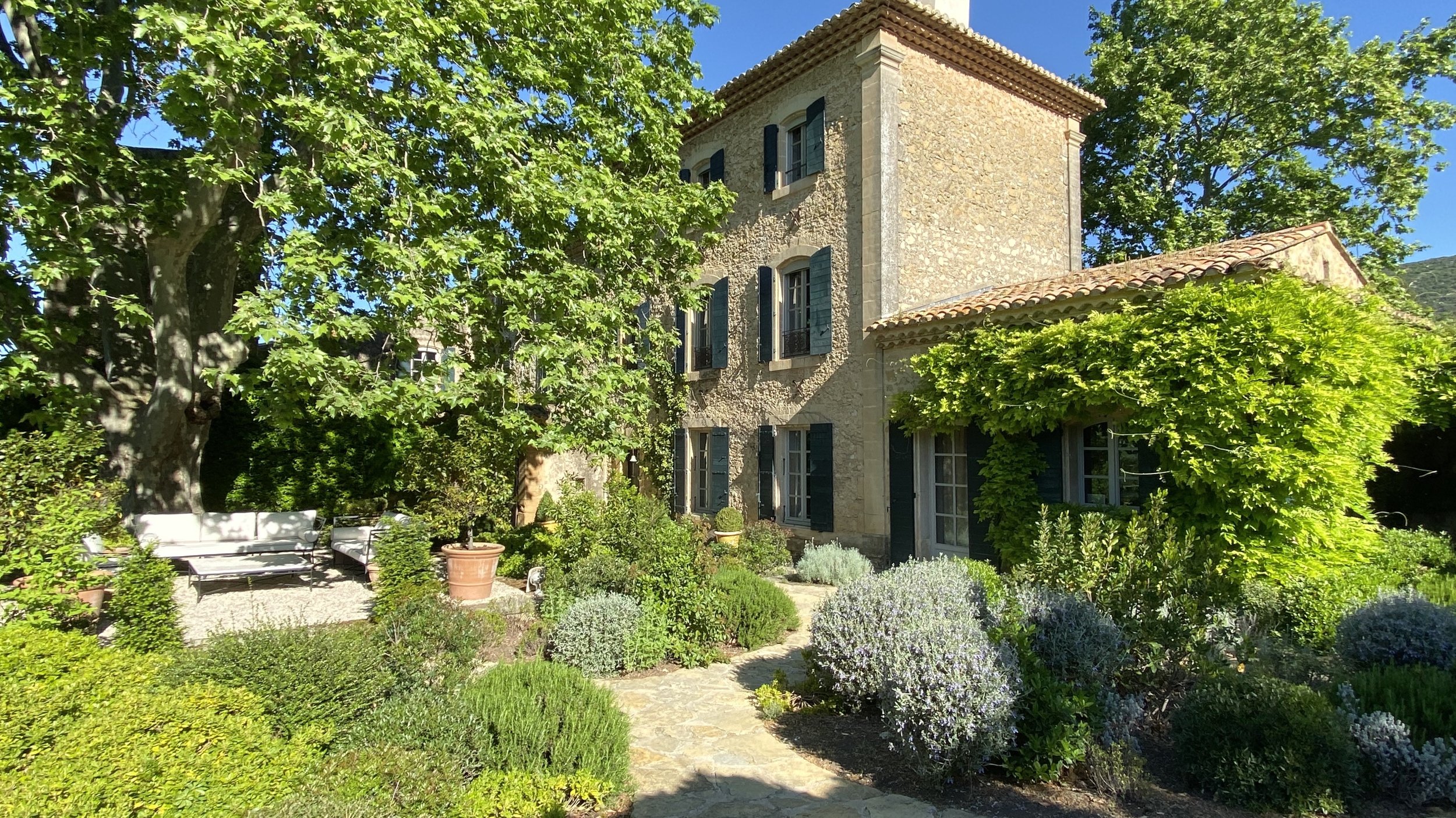 Francis York This French Bastide in the South Luberon is Available as a Luxury Holiday Rental 7.jpeg