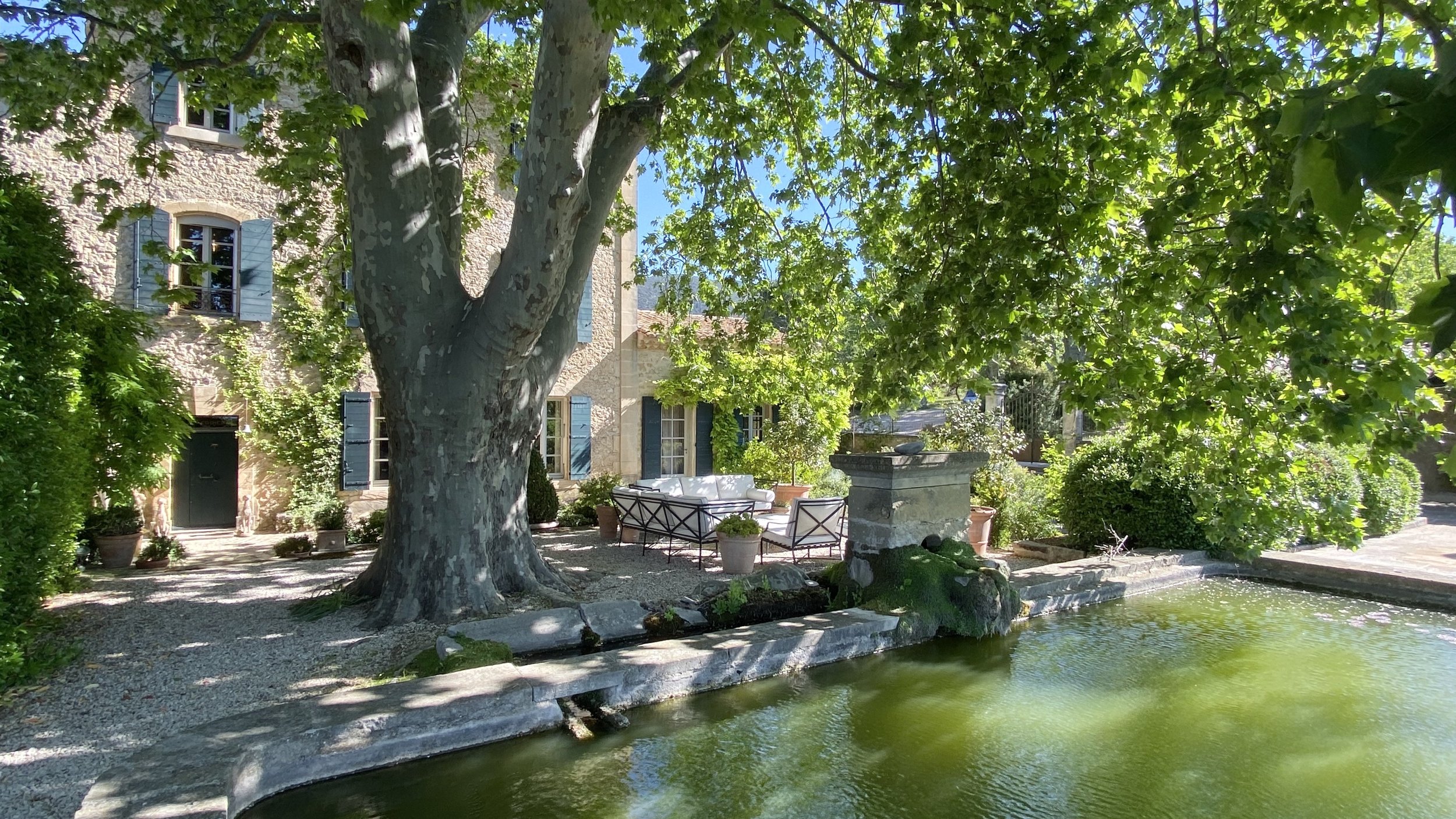 Francis York This French Bastide in the South Luberon is Available as a Luxury Holiday Rental 11.jpeg