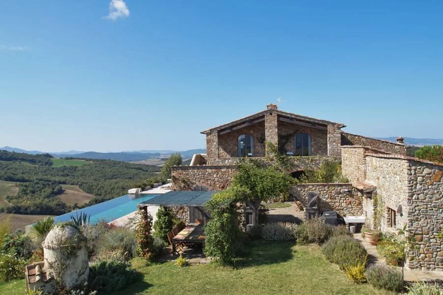Francis York Tuscan Farmhouse for Sale in Volterra, Italy 18.jpg