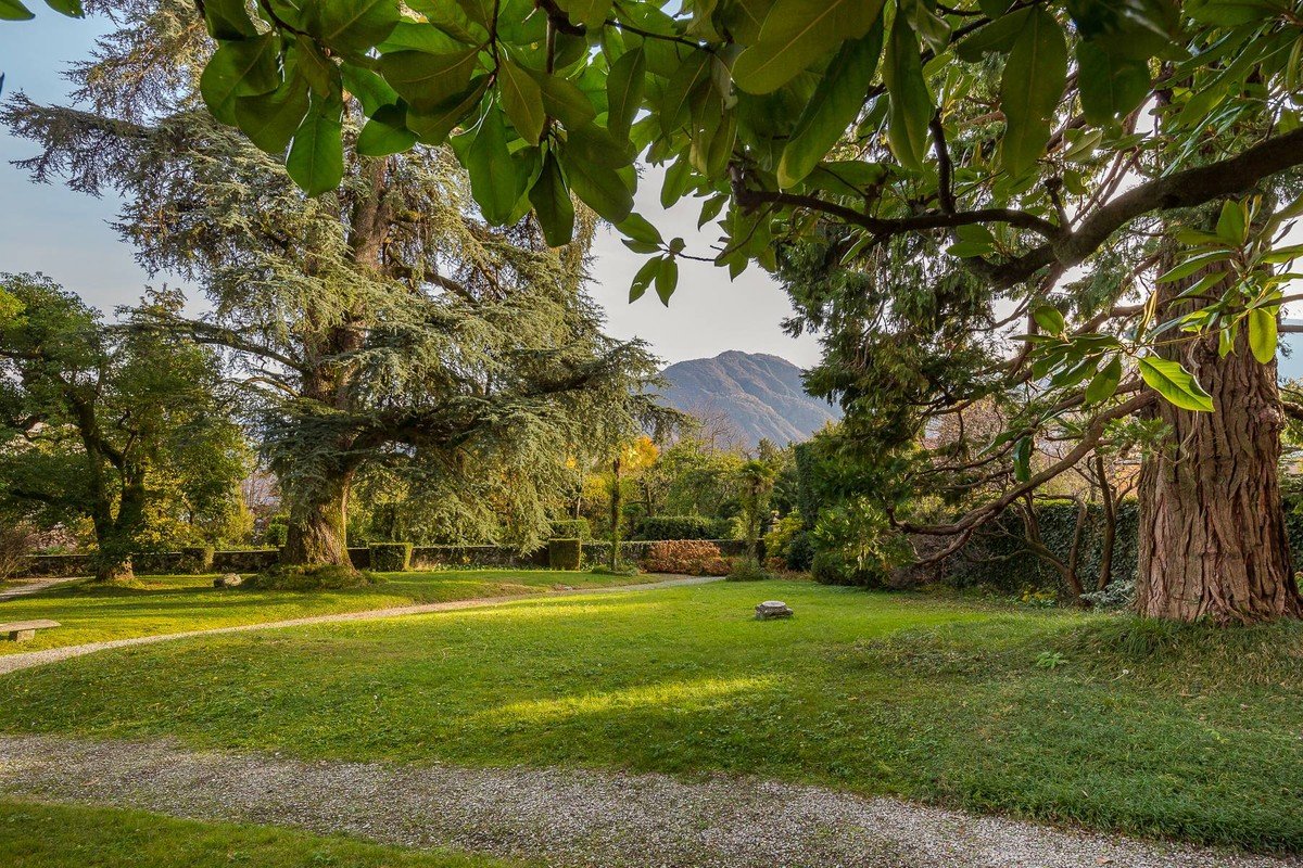 Francis York 18th Century Villa in the Hills Above Lake Como 4.jpeg