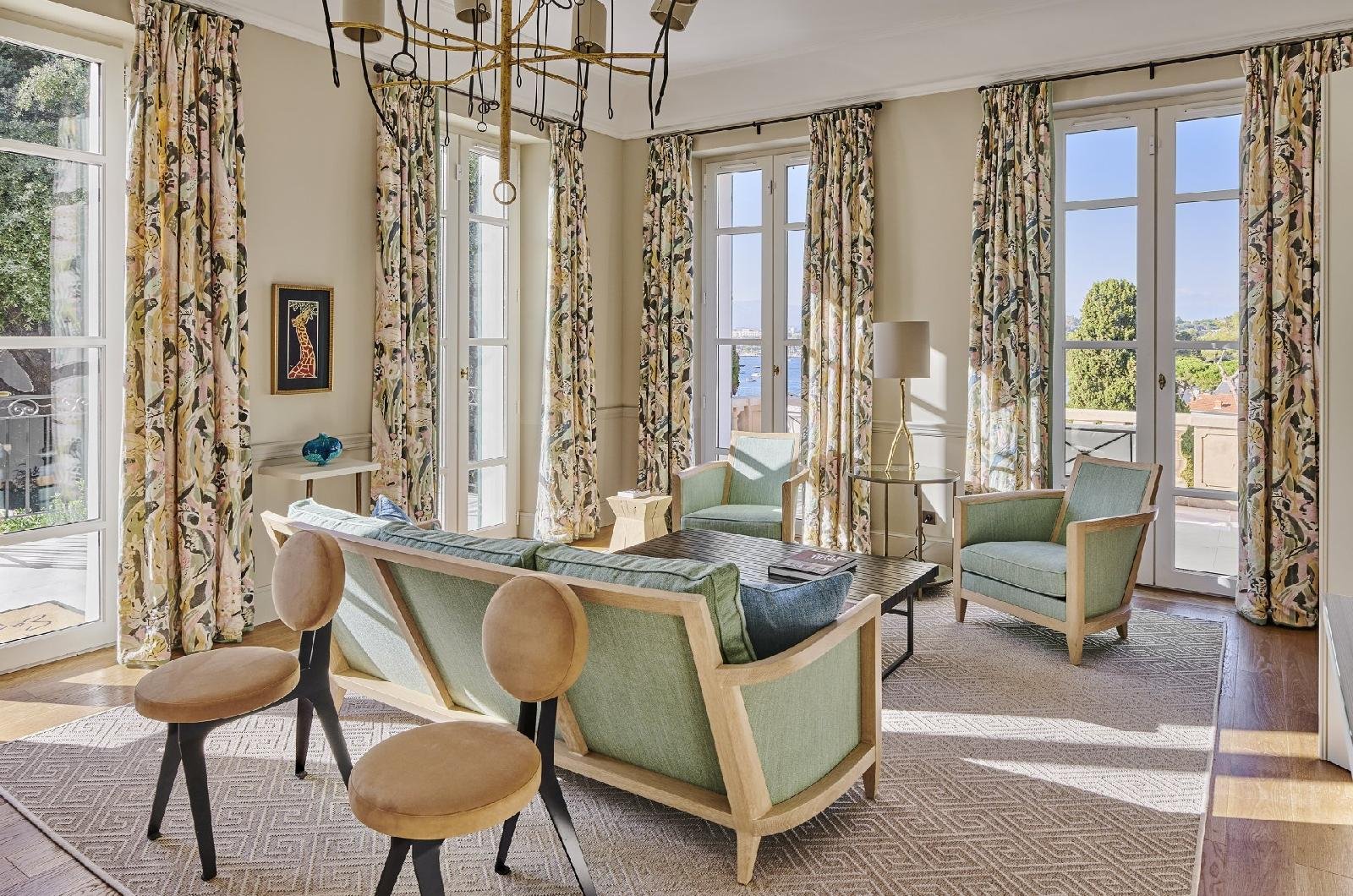 Francis York Luxury Holiday Rental Tucked Away in the Cap d’Antibes 4.jpg