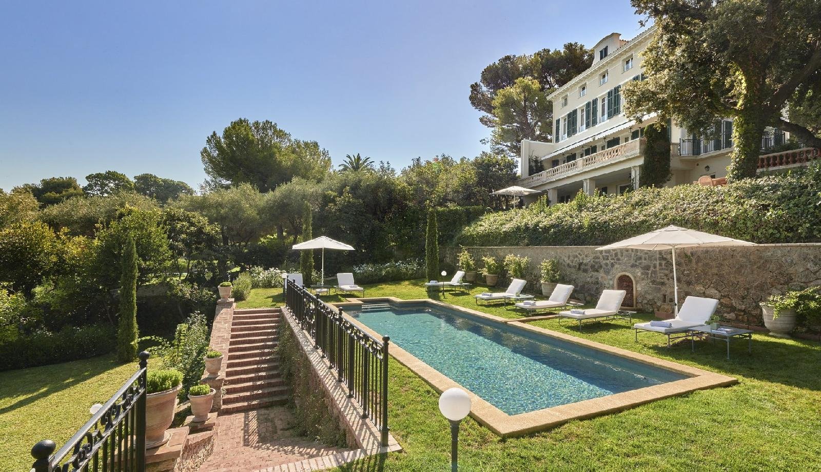 Francis York Luxury Holiday Rental Tucked Away in the Cap d’Antibes 2.jpg