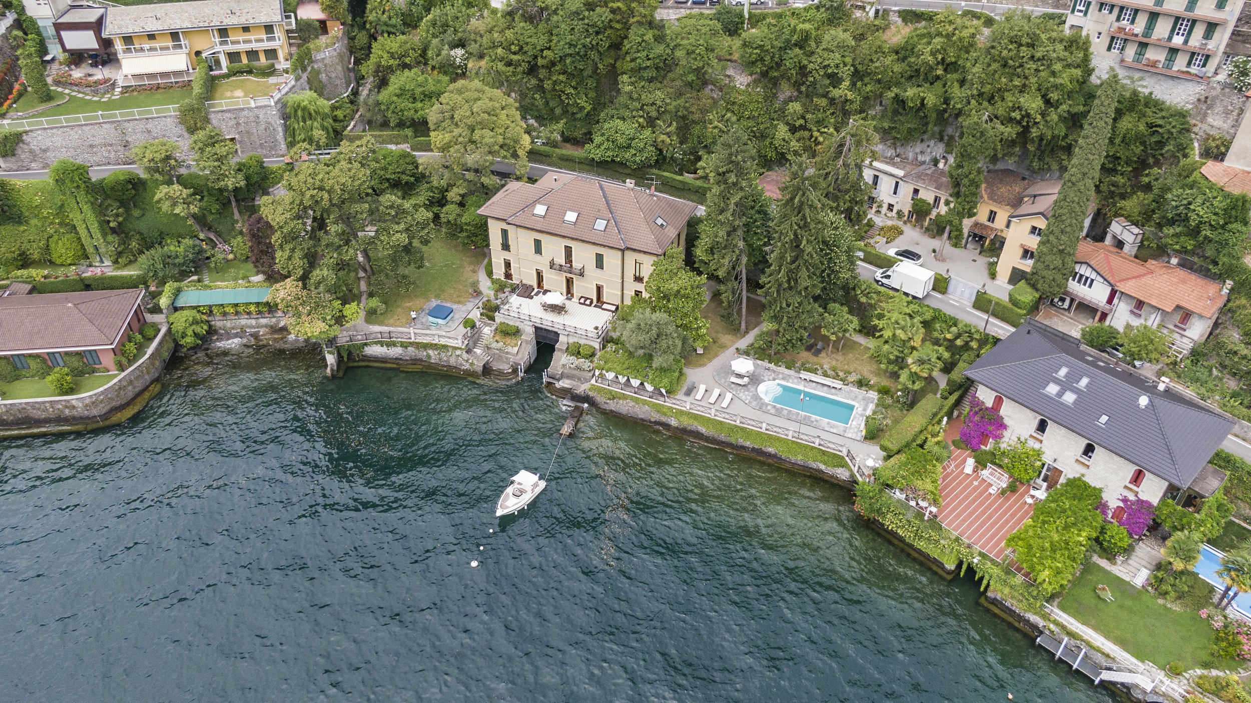 Francis York Historic Italian Villa on the Shores of Lake Como 73.jpg