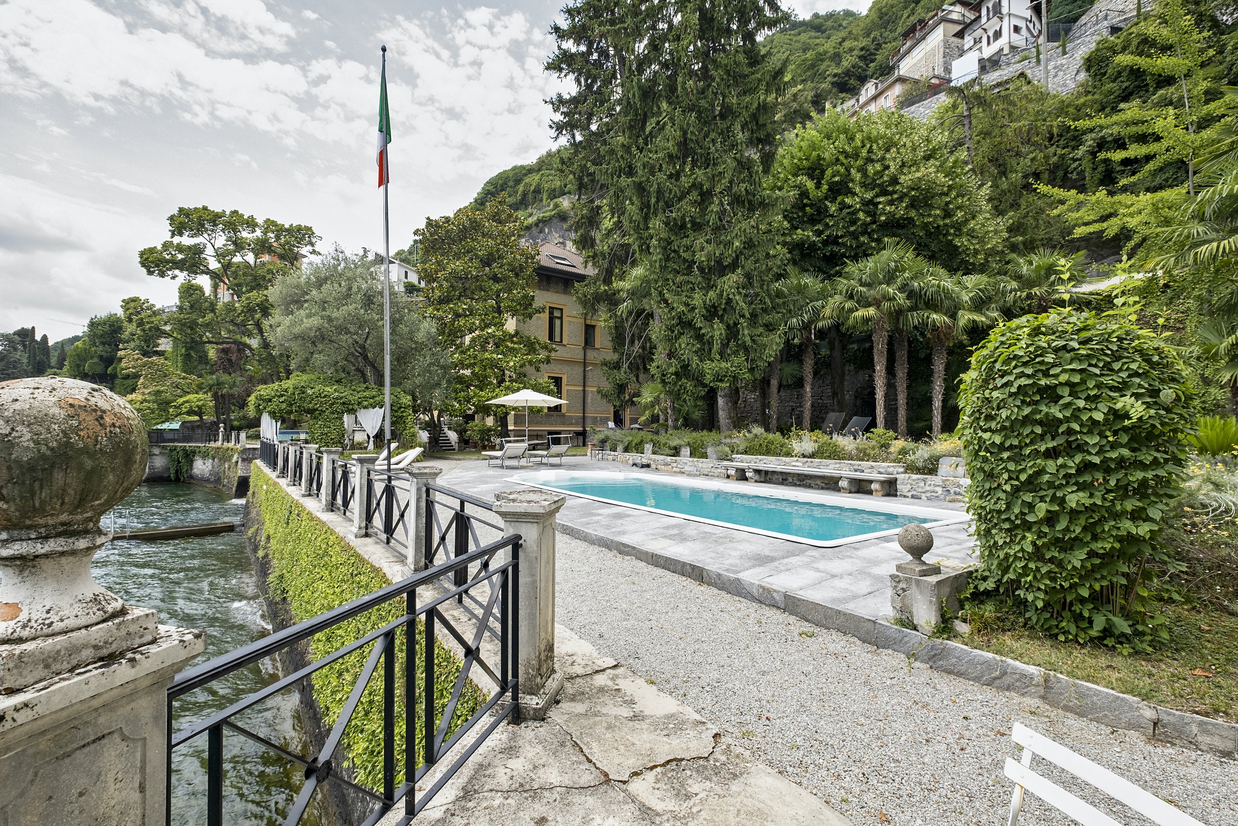 Francis York Historic Italian Villa on the Shores of Lake Como 11.jpg