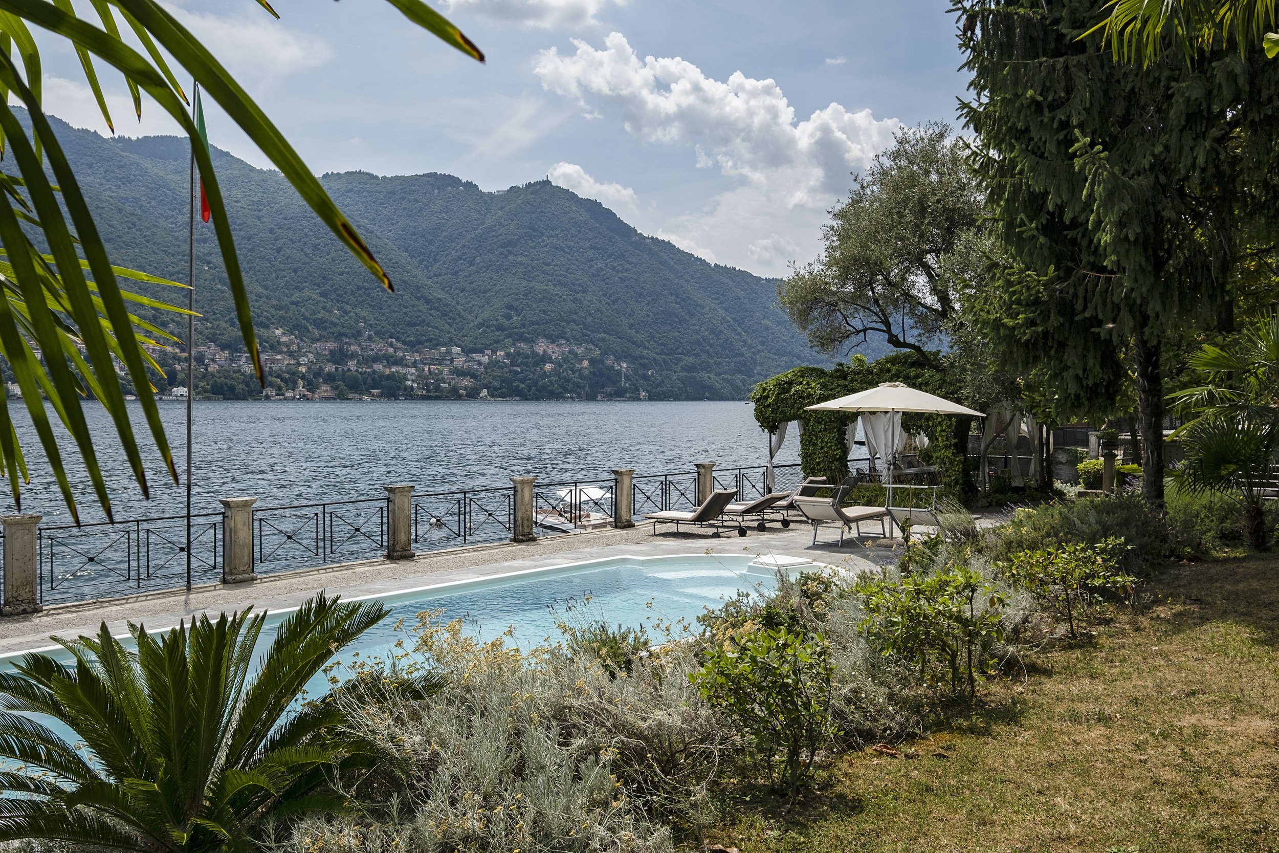 Francis York Historic Italian Villa on the Shores of Lake Como 9.jpg