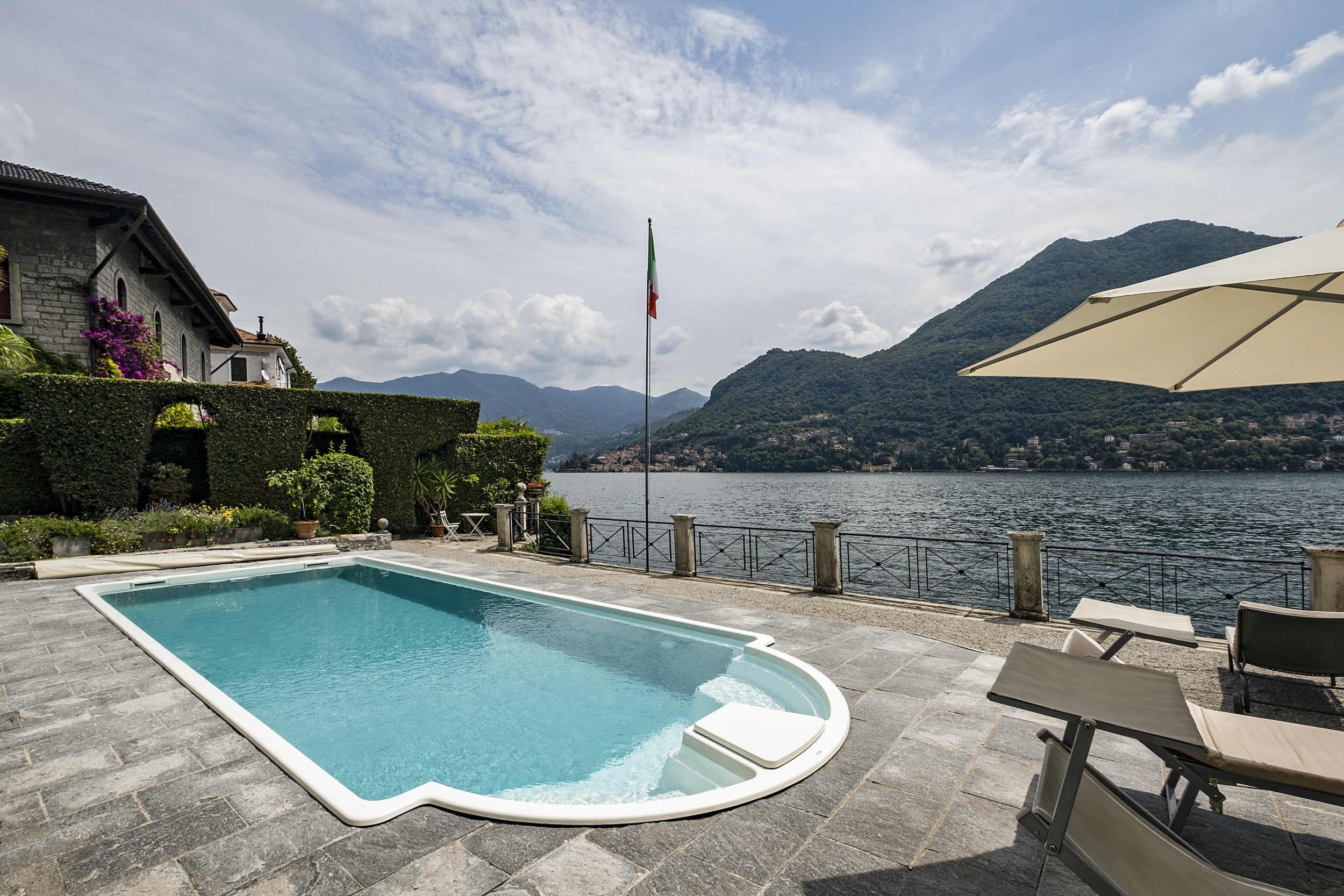 Francis York Historic Italian Villa on the Shores of Lake Como 7.jpg