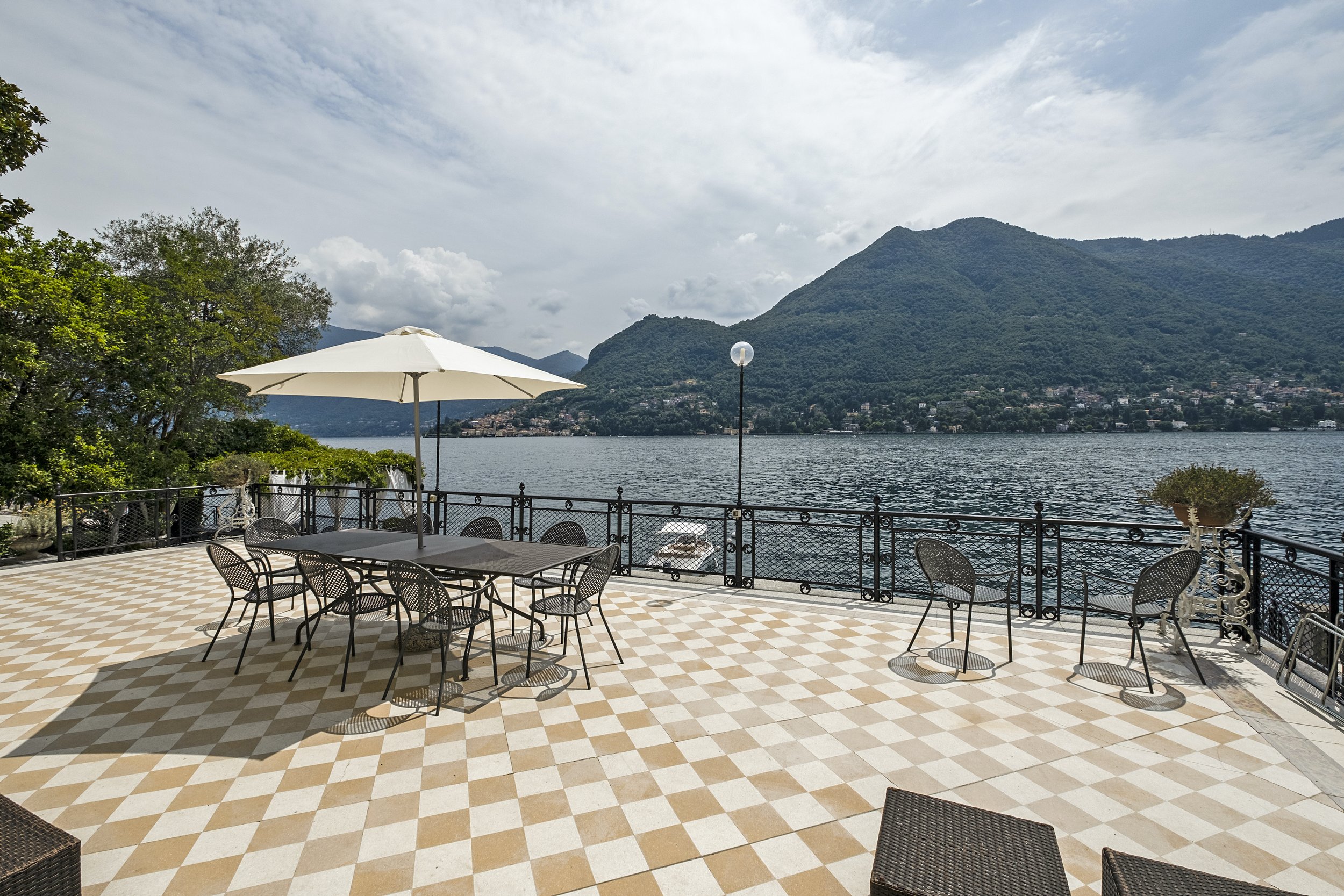 Francis York Historic Italian Villa on the Shores of Lake Como 3.jpg