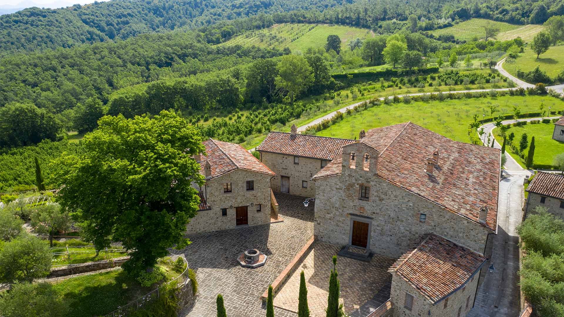 Francis York Ancient Hamlet For Sale Near the Border of Tuscany and Umbria 26.jpg