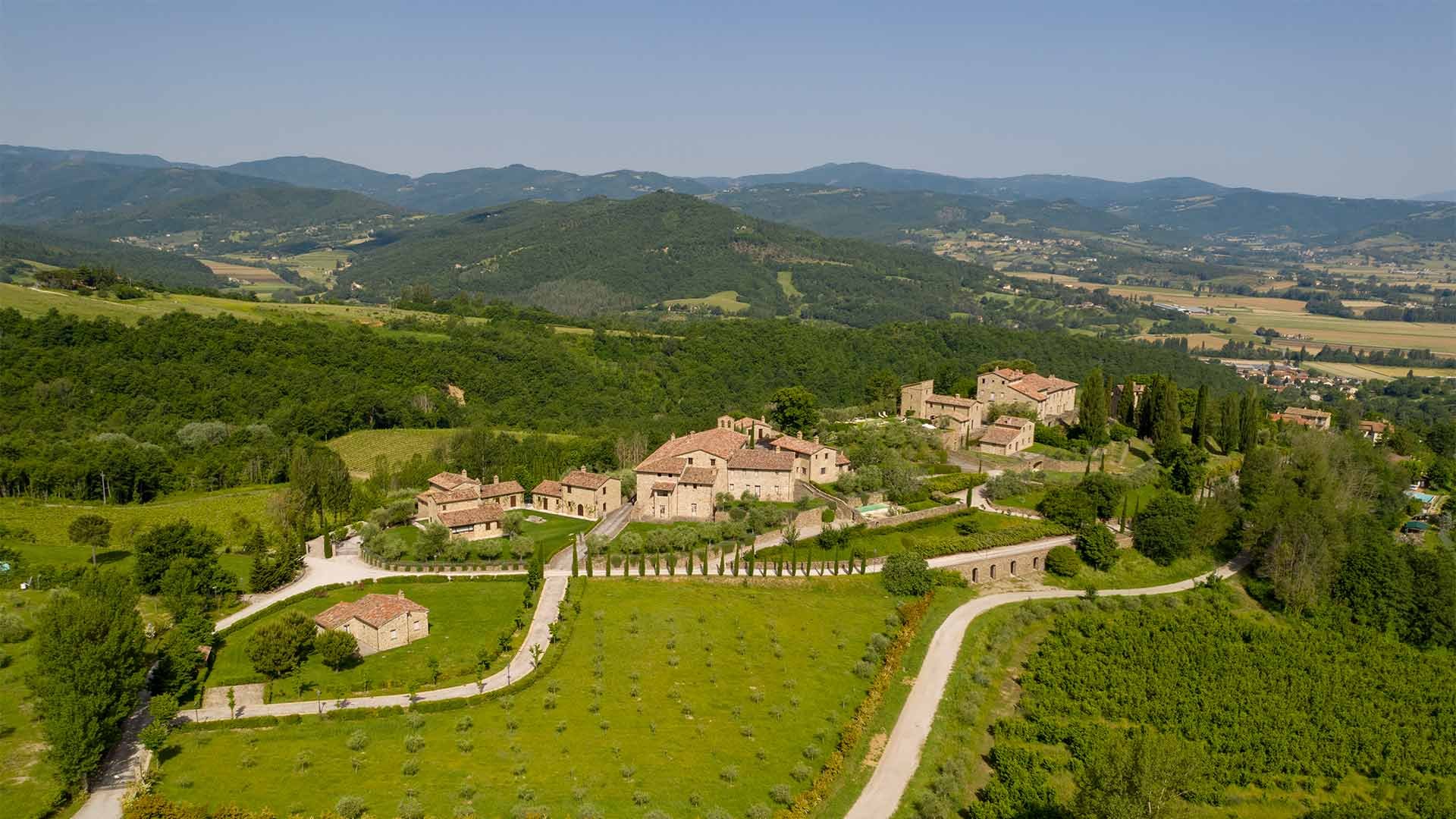 Francis York Ancient Hamlet For Sale Near the Border of Tuscany and Umbria 30.jpg