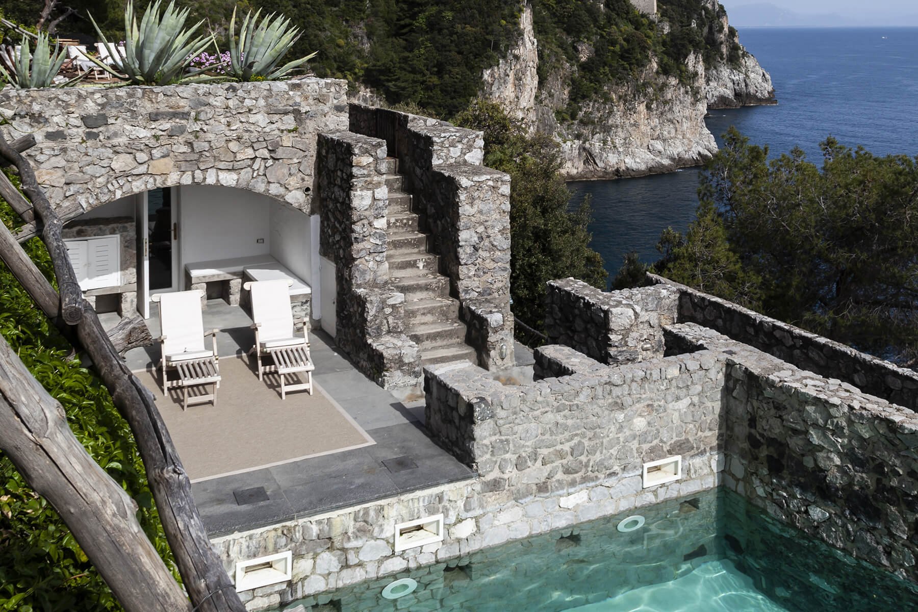 Francis York Fully Catered Luxury Villa Rental on the Amalfi Coast 20.jpg