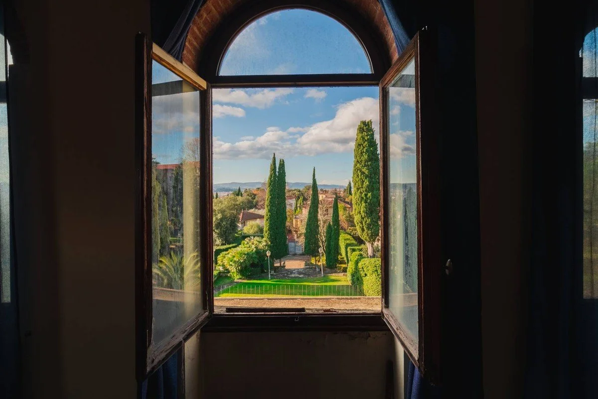 Francis York Luxurious Tuscan Villa in the Florentine Hills 18.jpeg