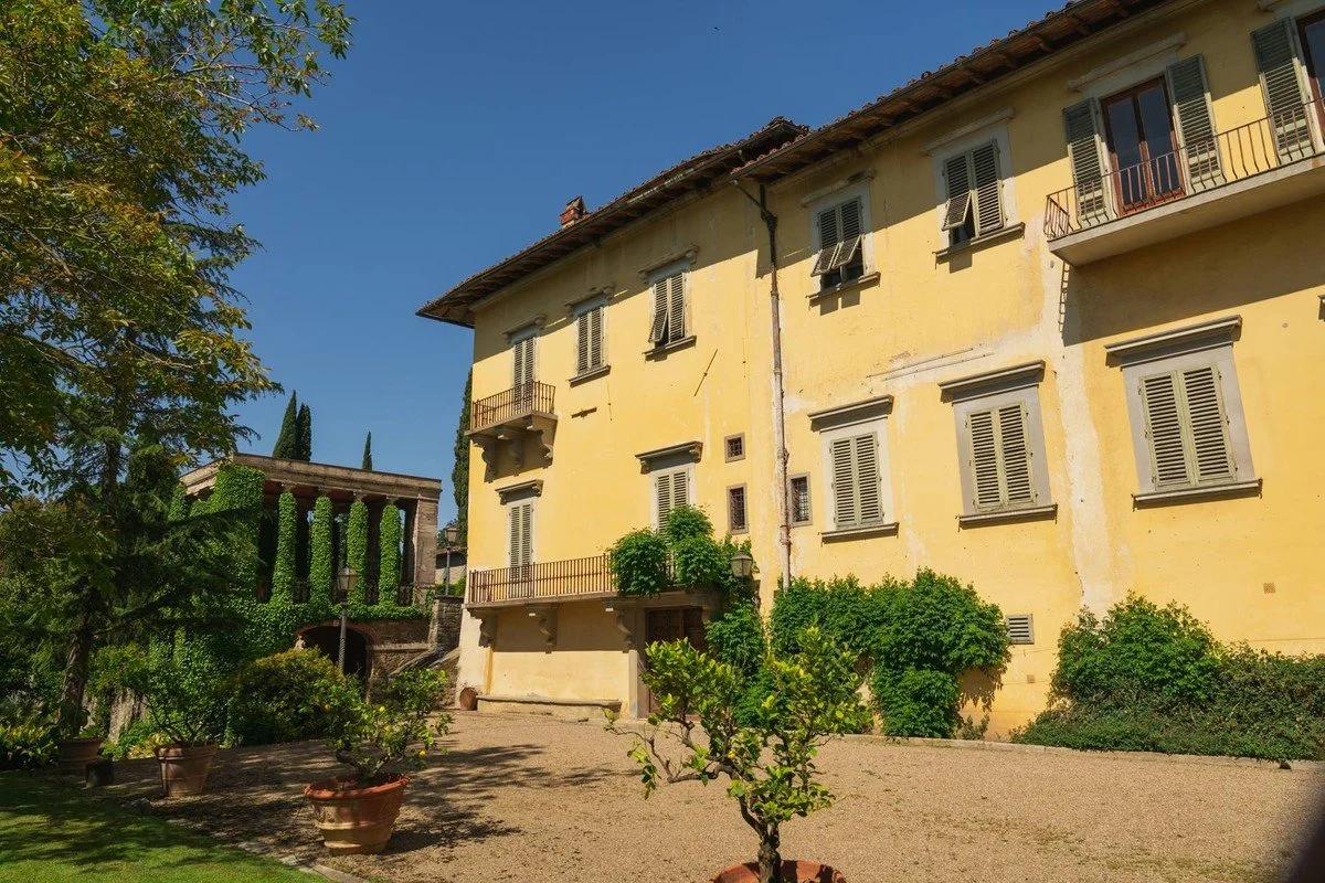 Francis York Luxurious Tuscan Villa in the Florentine Hills 9.jpeg