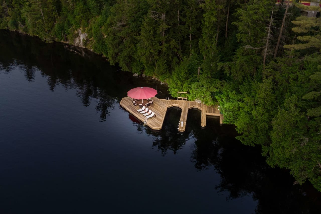 Franics York Chateau Du Lac: Luxury Muskoka Living on Lake Rousseau, Canada  1.jpeg