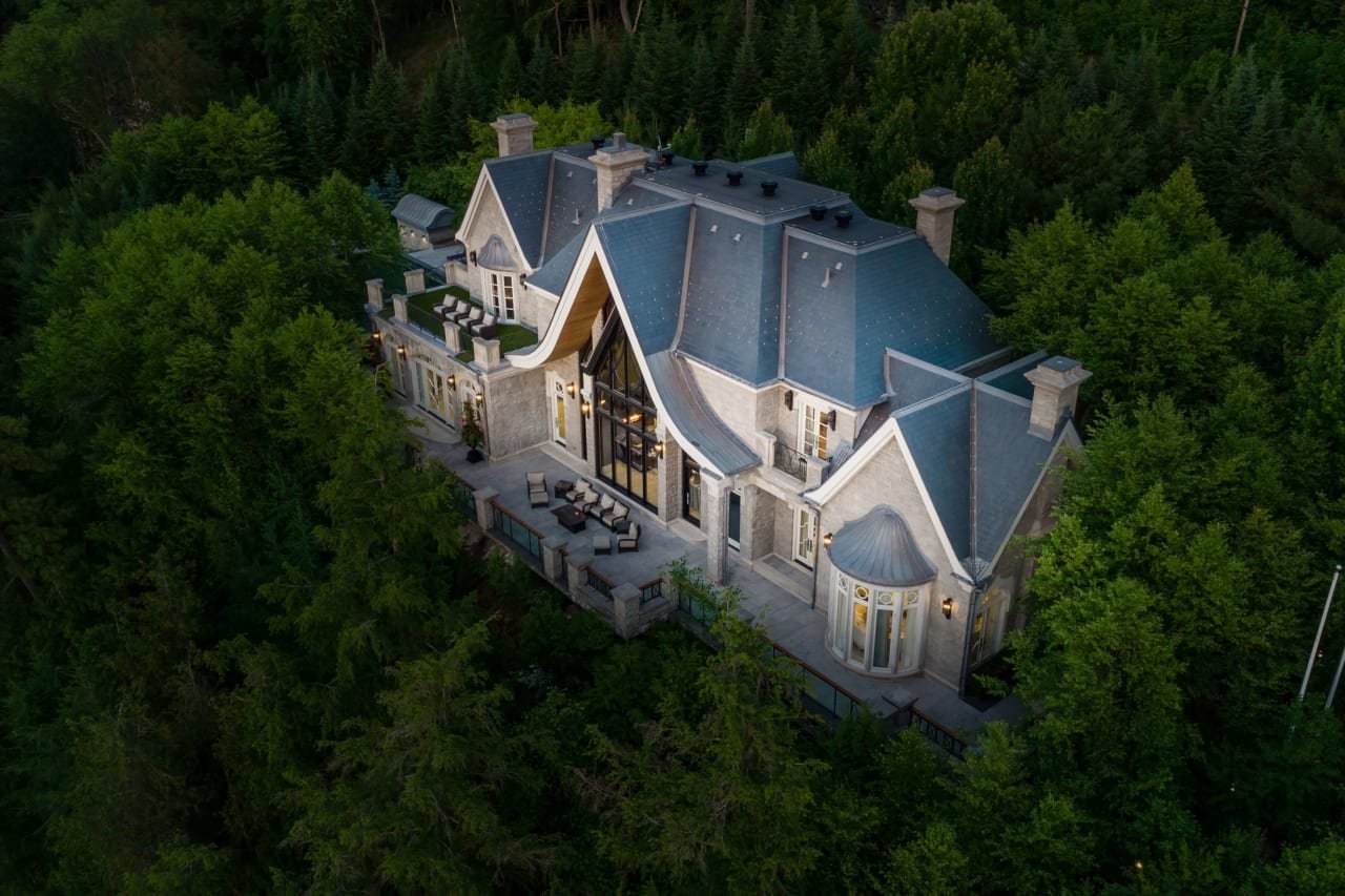 Franics York Chateau Du Lac: Luxury Muskoka Living on Lake Rousseau, Canada  35.jpeg