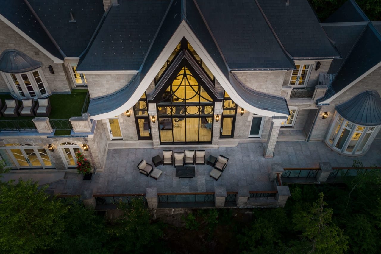 Franics York Chateau Du Lac: Luxury Muskoka Living on Lake Rousseau, Canada  18.jpeg