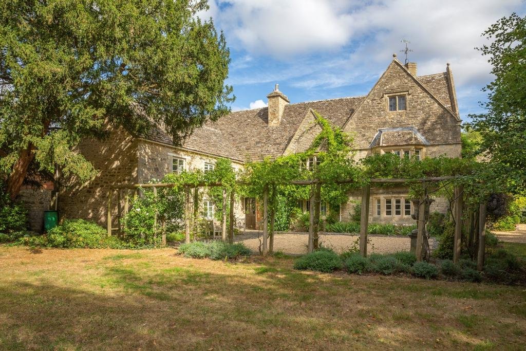 Franics York Hannington Wick is a Fine Jacobean Manor House Set in the South Cotswolds 4.jpg