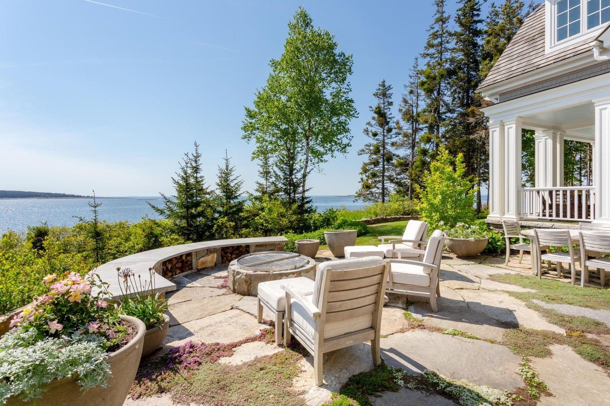 Franics York Oceanfront Estate in Maine  Featured in Architectural Digest 21.jpeg