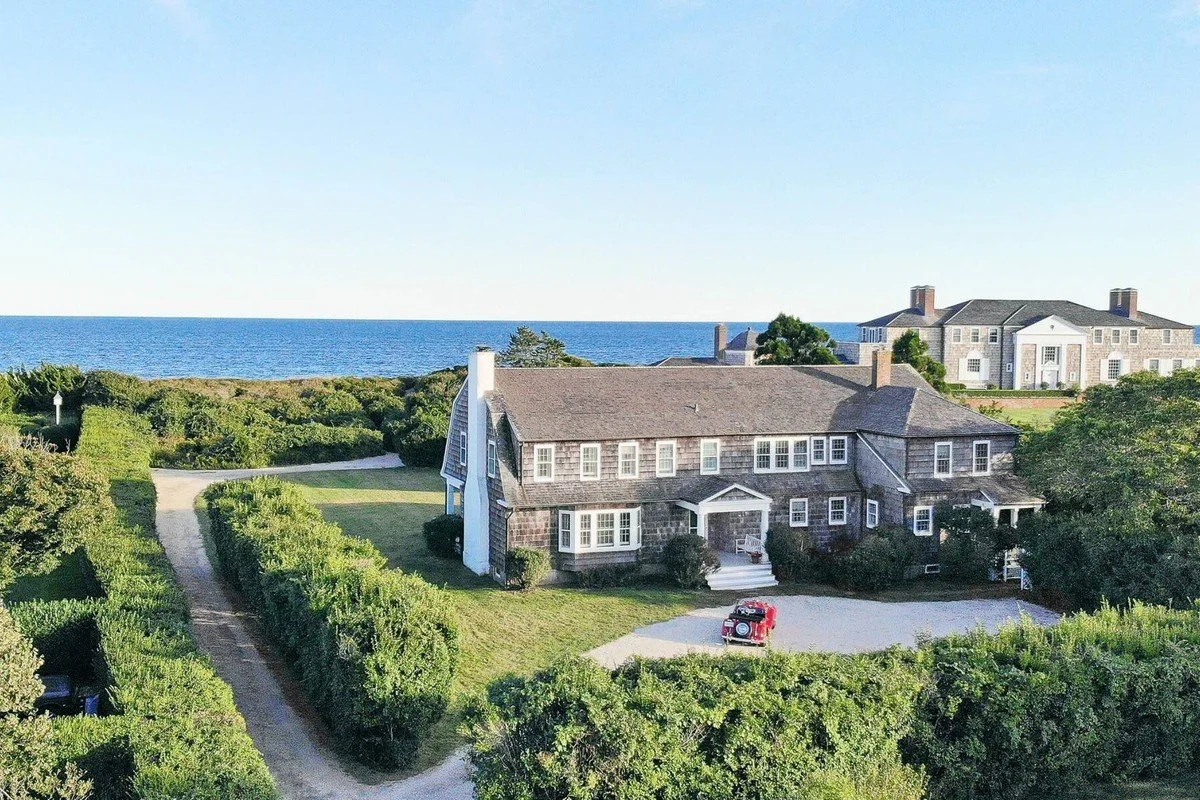  Timeless Oceanfront Estate in East Hampton Village