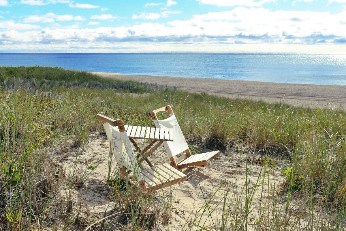 Franics York  Timeless Oceanfront Estate in East Hampton  23.jpeg