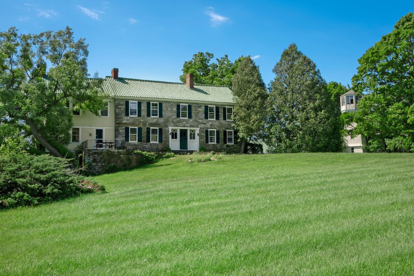 Francis York This New England Estate Comes with a Restored 18th Century Farmhouse and Entertainment Barns 4.jpeg