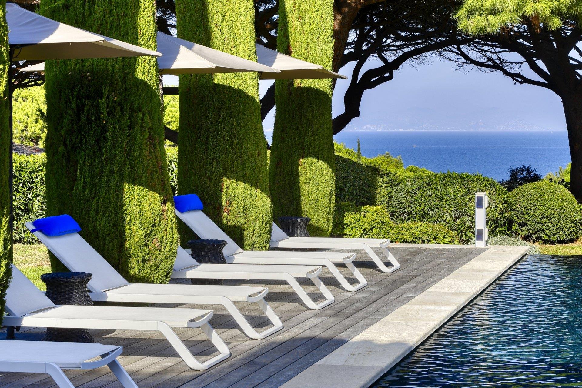 Francis York Luxurious French Riviera Villa Minutes From Saint Tropez 5.jpg