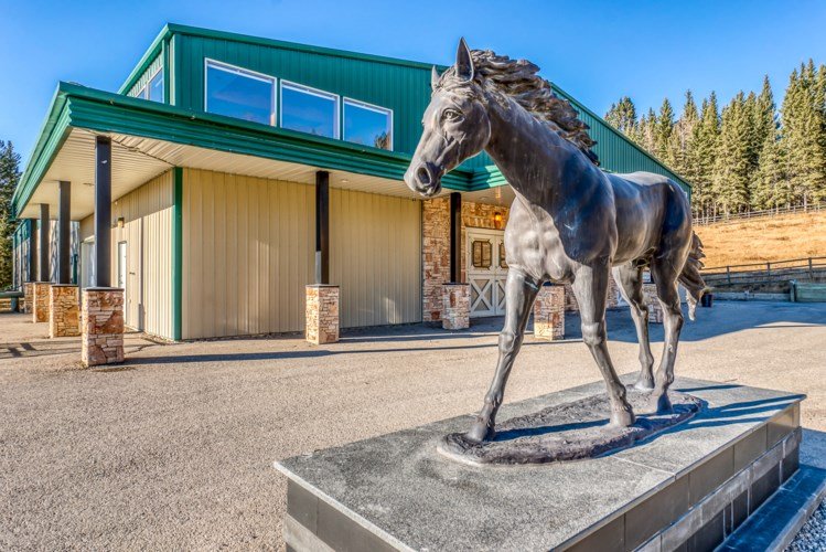 Francis York This Canadian Ranch in the Rocky Mountain Foothills Comes with a Oscar-Winning Movie Set Town 68.jpeg