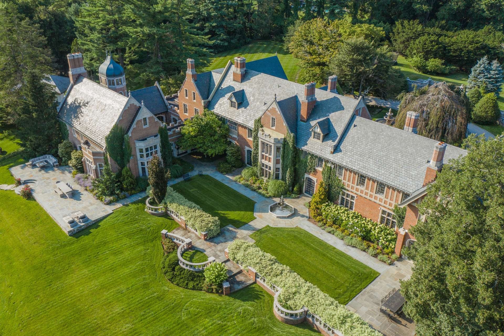 Francis York Orchard's End Grand Estate in Connecticut NestSeekers 4.jpg