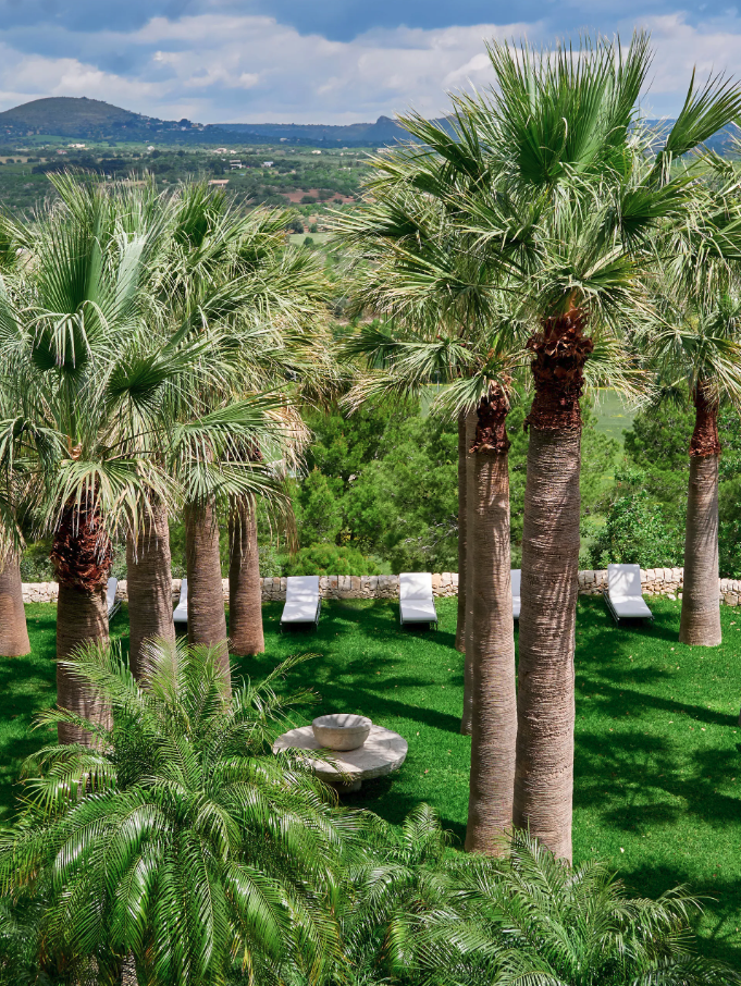 Francis York Jacques Garcia White Lotus Villa in Sicily AD Photo Oberto Gili Inc 5.png