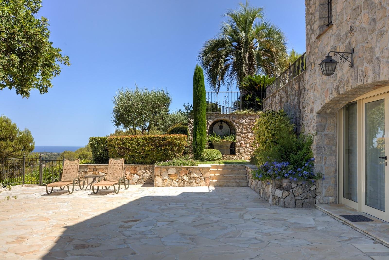 Francis York Charming French Riviera Villa With Hilltop Village And Sea Views 28.jpg