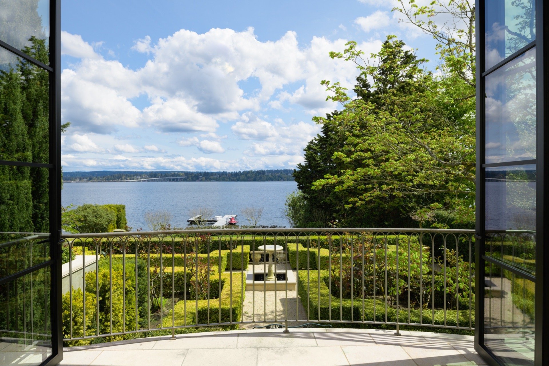 Francis York Waterfront Mansion in Seattle’s Exclusive Enclave, The Reed Estate 18.jpg