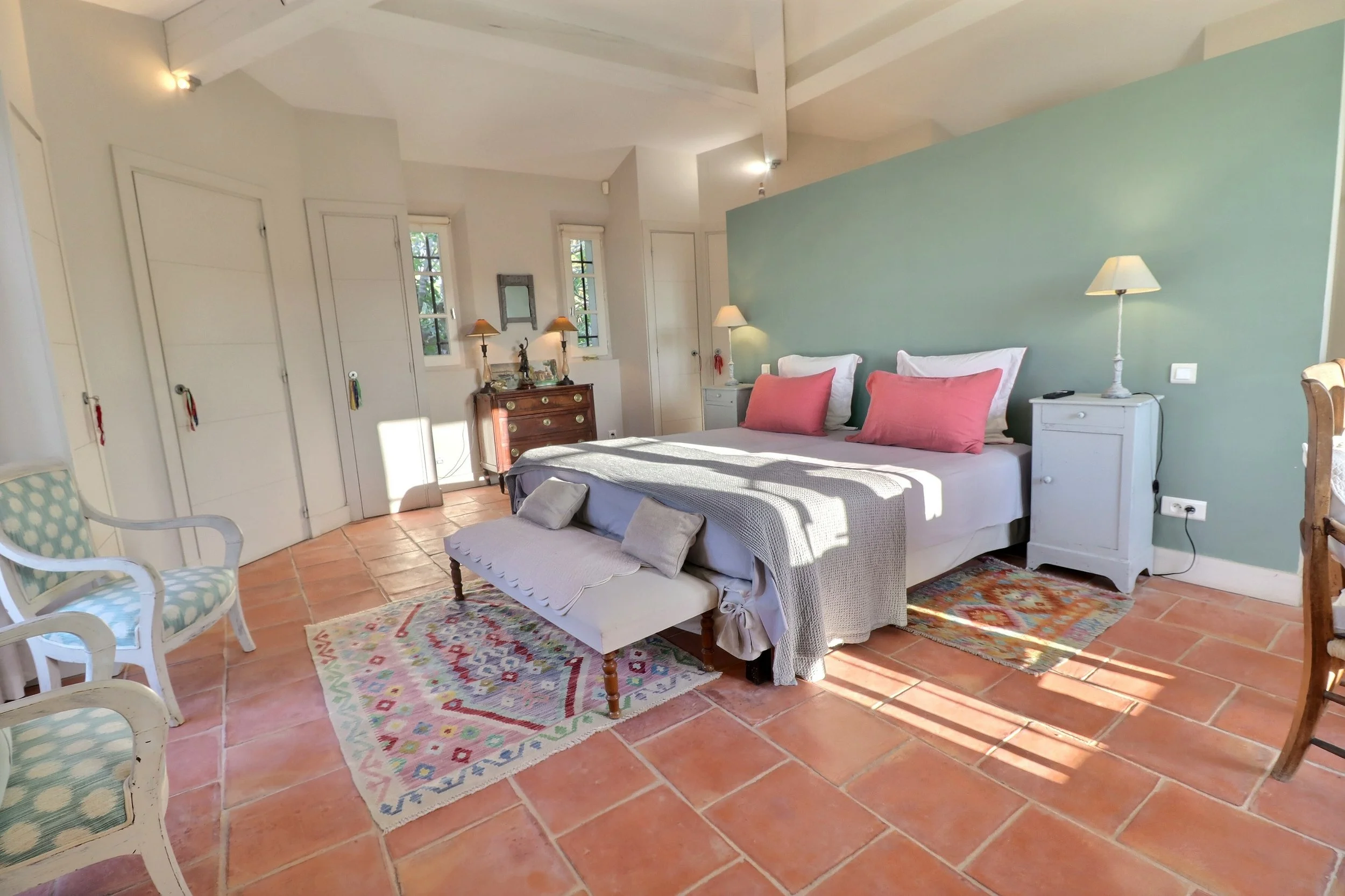 Francis York Saint Tropez Villa Nestled Between Vineyards and The Sea 22.jpg