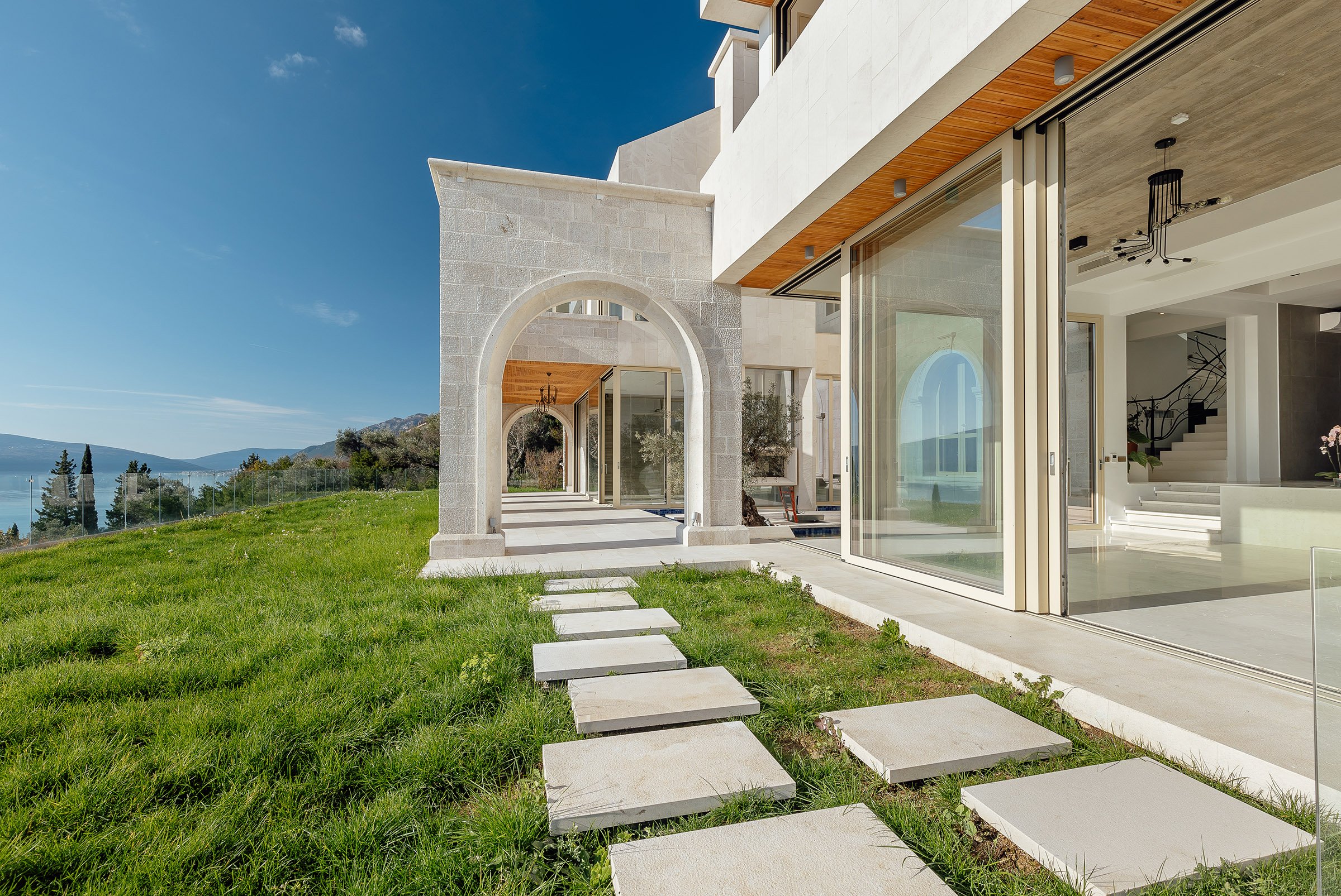 21-unique-designer-villa-overlooking-Porto-Montenegro.jpg
