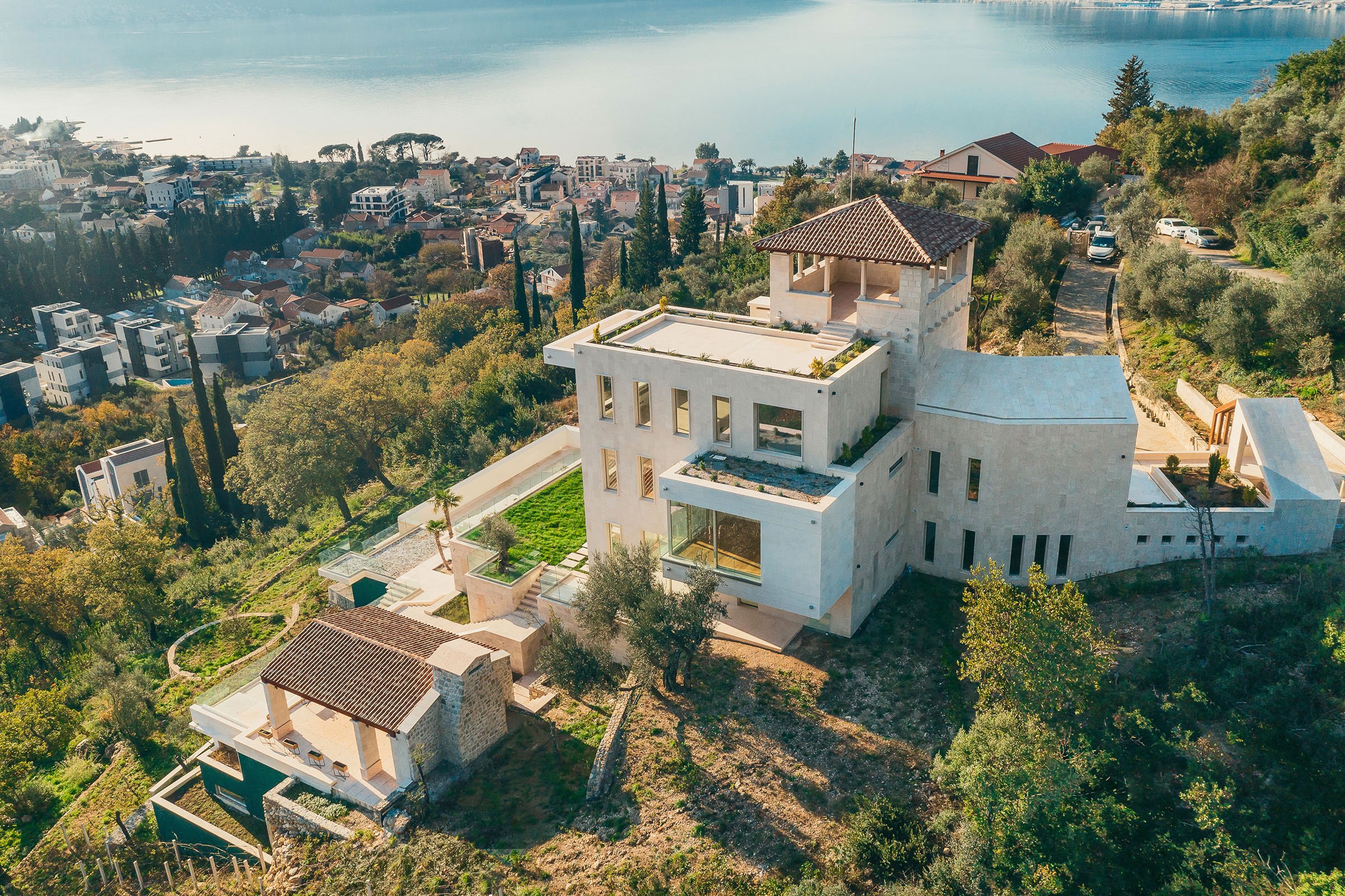 31-unique-designer-villa-overlooking-Porto-Montenegro.jpg