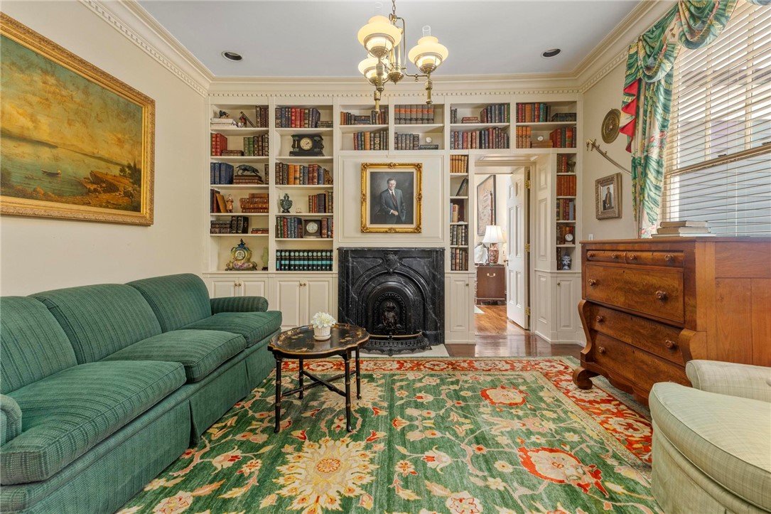 Francis York Sweet Home Alabama Timeless Lakefront Estate on Private Peninsula 24.jpeg