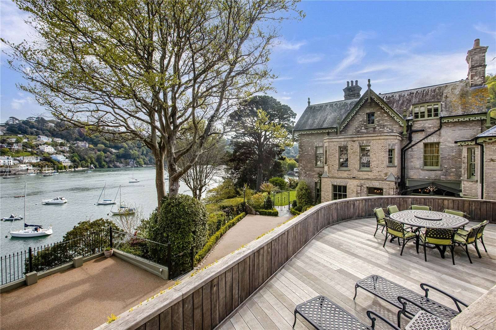 Paradise Point Restored Victorian Home on the Banks of the River Dart