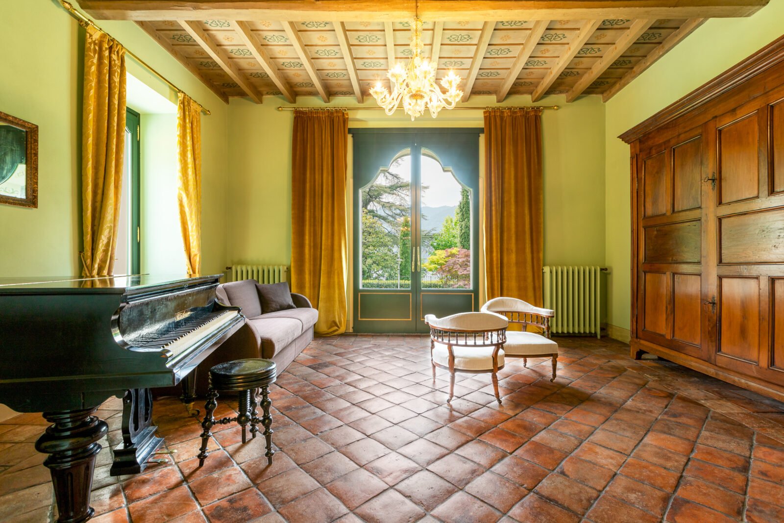 Francis York Waterfront Villa on Lake Como, Italy16.jpg