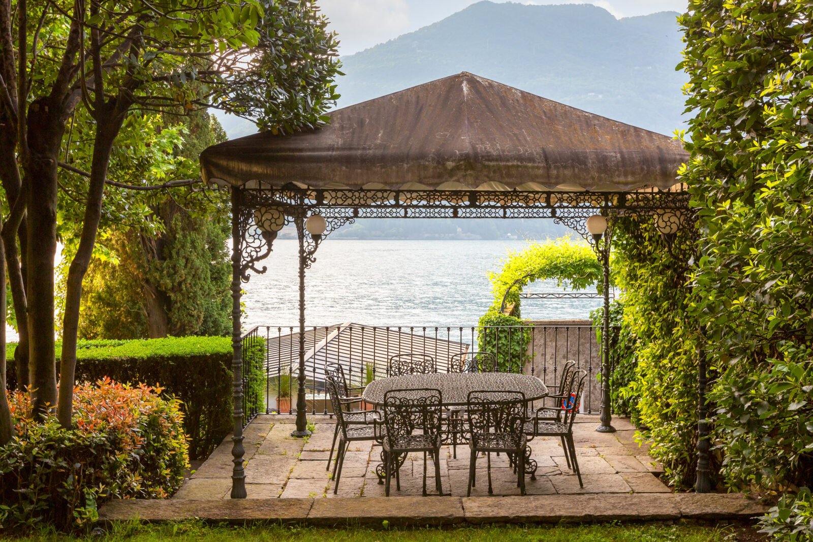 Francis York Waterfront Villa on Lake Como, Italy2.jpg