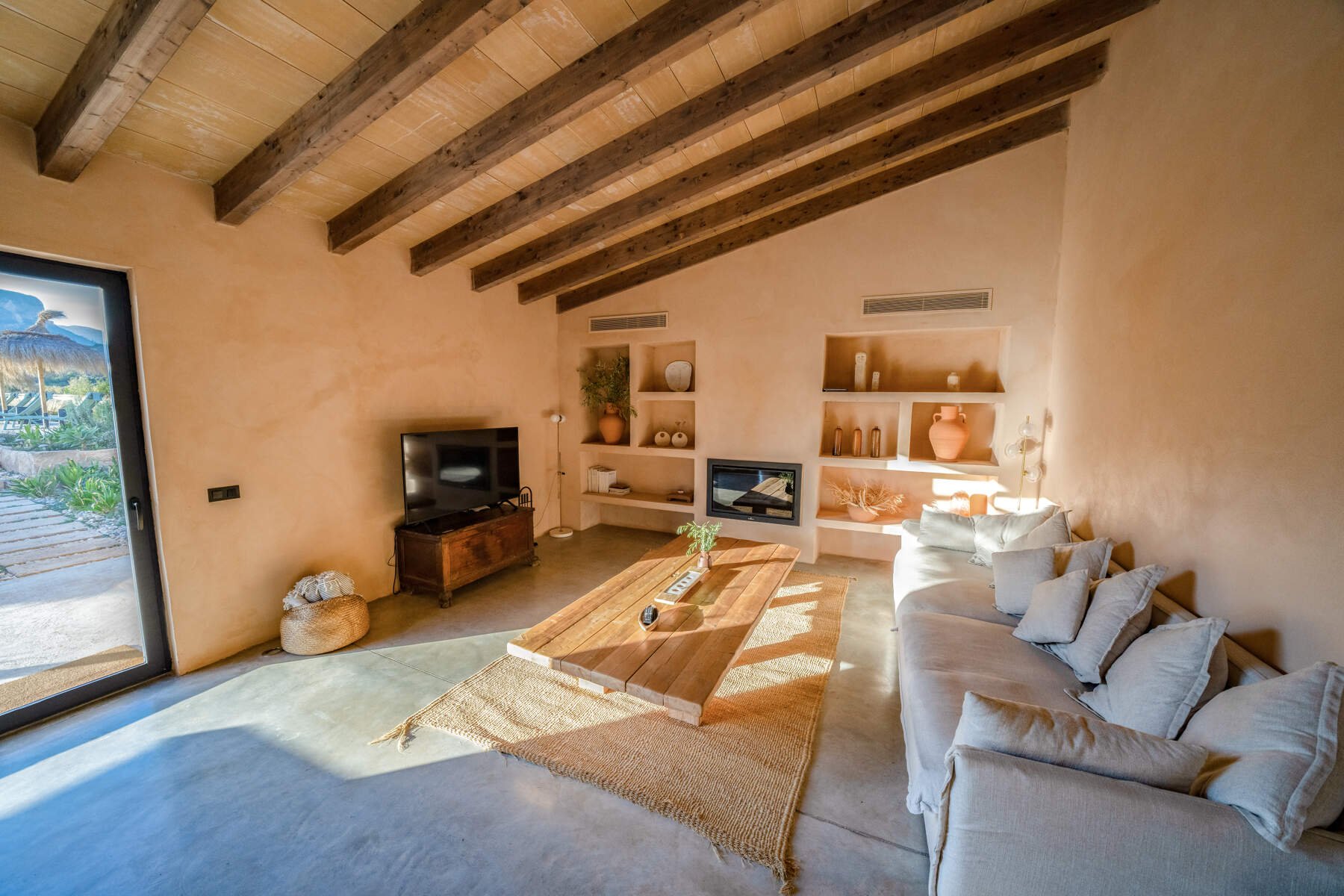 Francis York Le Collectionist Luxury Villa Rental in the Heart of Mallorca  9.jpg