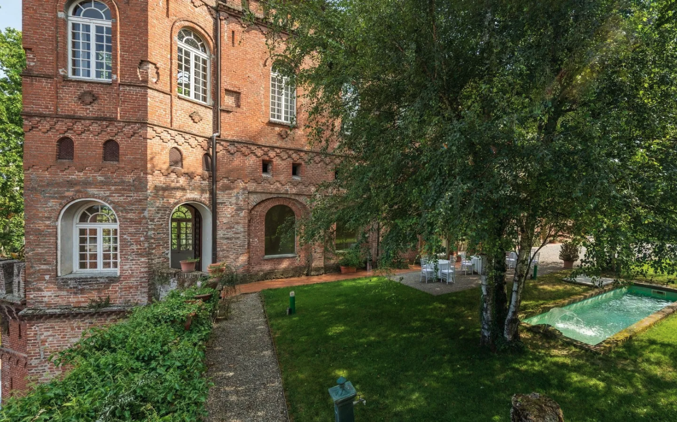 Francis York Italian Castle and Hotel For Sale in Piedmont, Italy 8.png