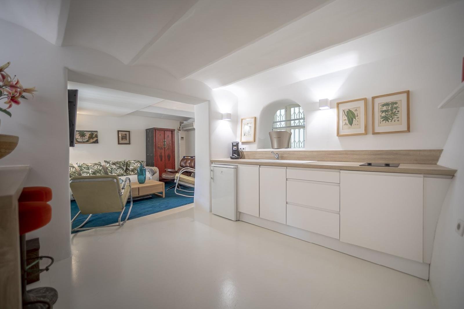 Francis York Luxury Villa Rental on the Cap d’Antibes  1.jpg