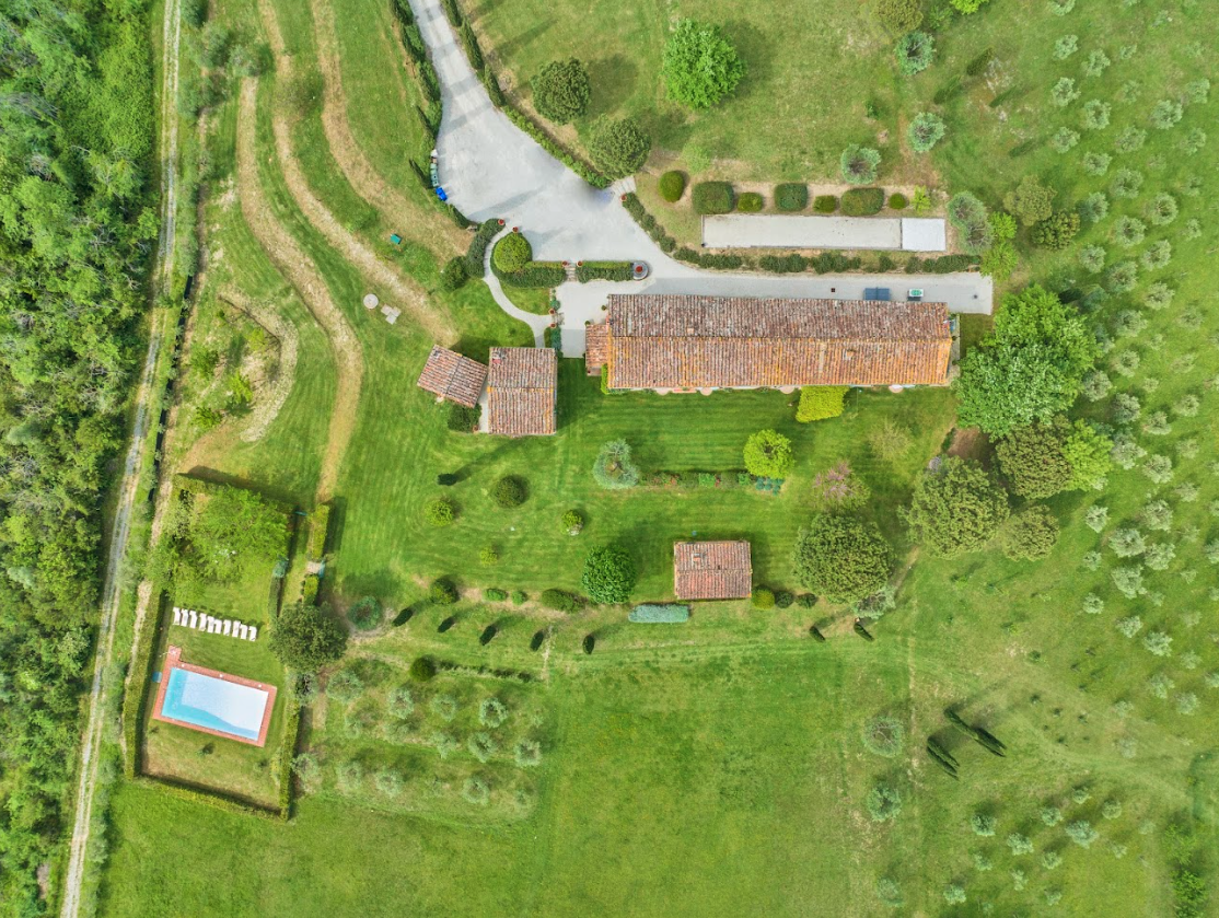 Francis York Tuscan Farmhouse For Sale Near Lucca, Italy 57.png
