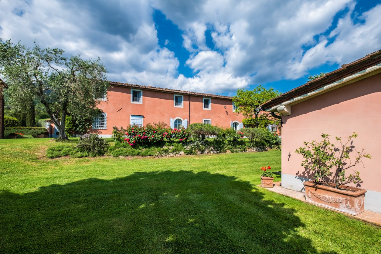 Francis York Tuscan Farmhouse For Sale Near Lucca, Italy 66.png