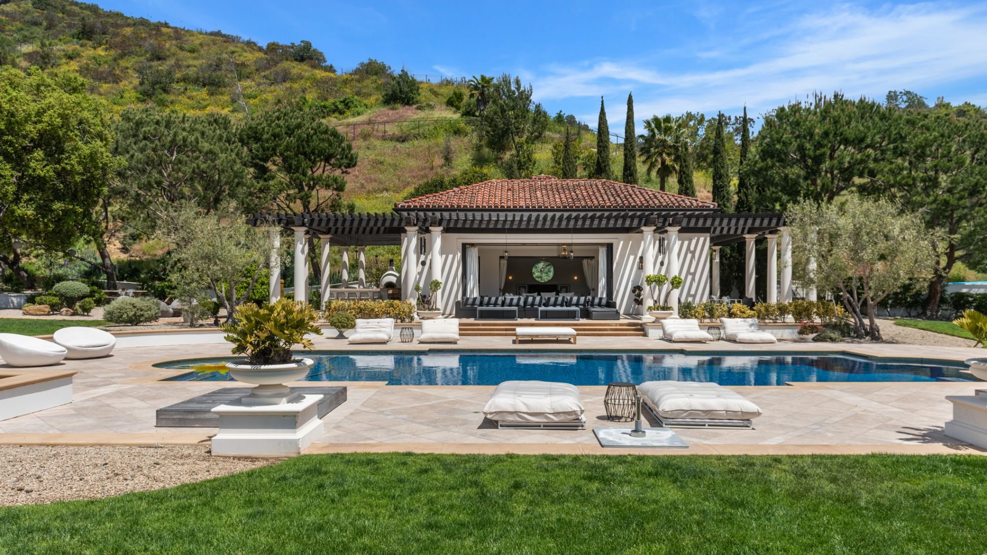 Francis York Drake is Selling His Beverly Hills Mansion 21.jpg