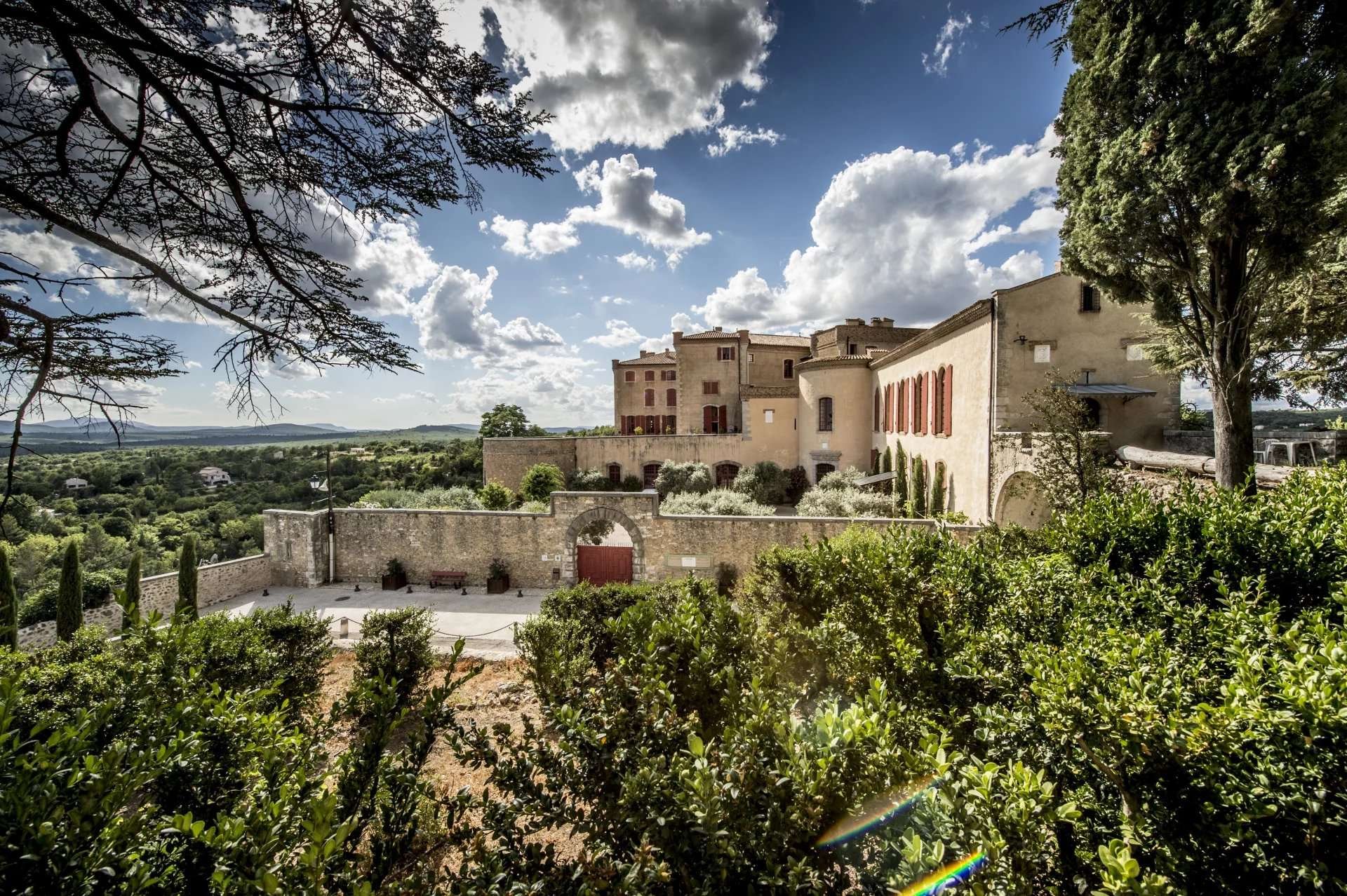 Francis York The Largest Chateau in Provence Lists for €18,000,000 19.jpg