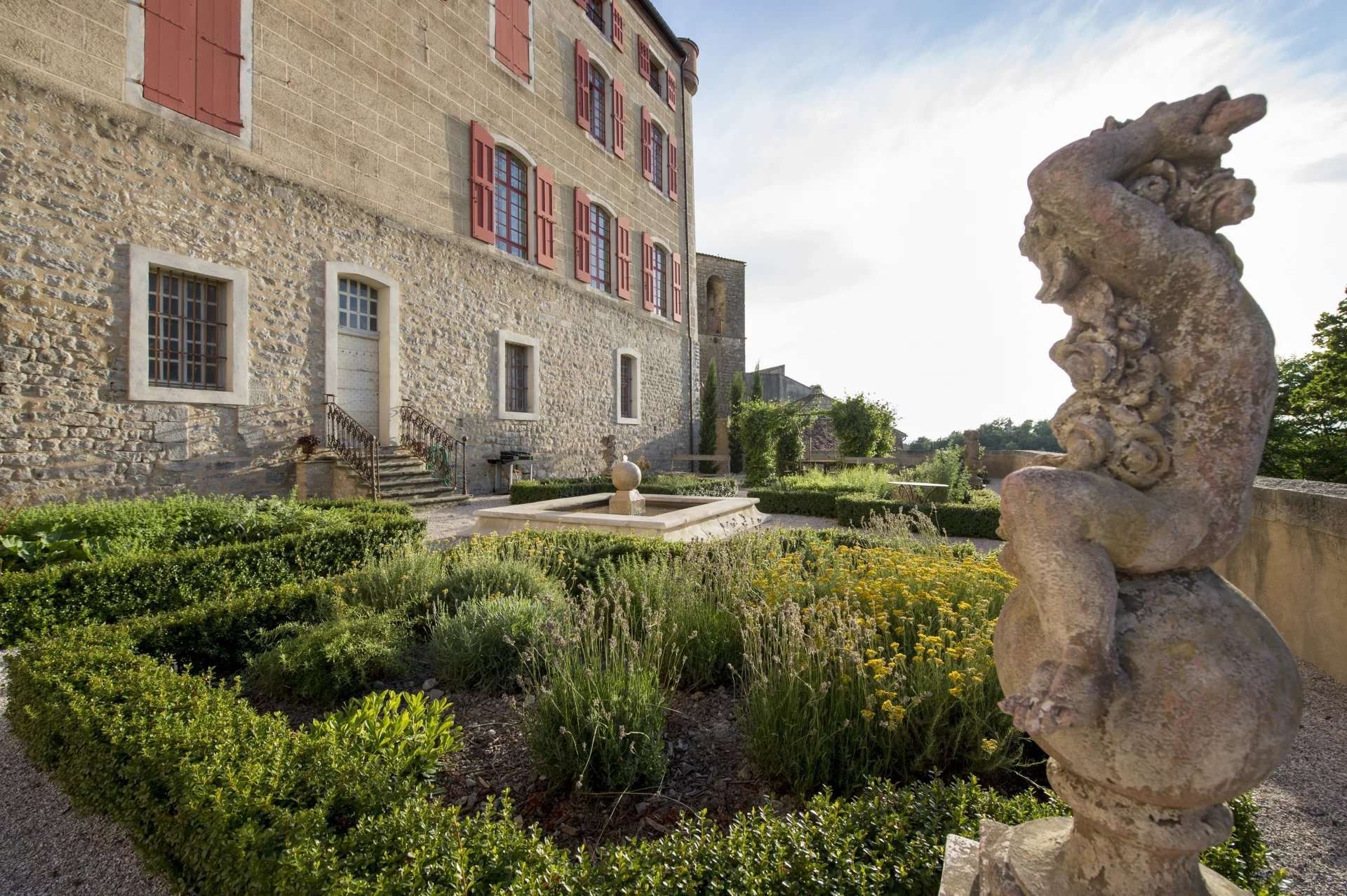Francis York The Largest Chateau in Provence Lists for €18,000,000 23.jpg